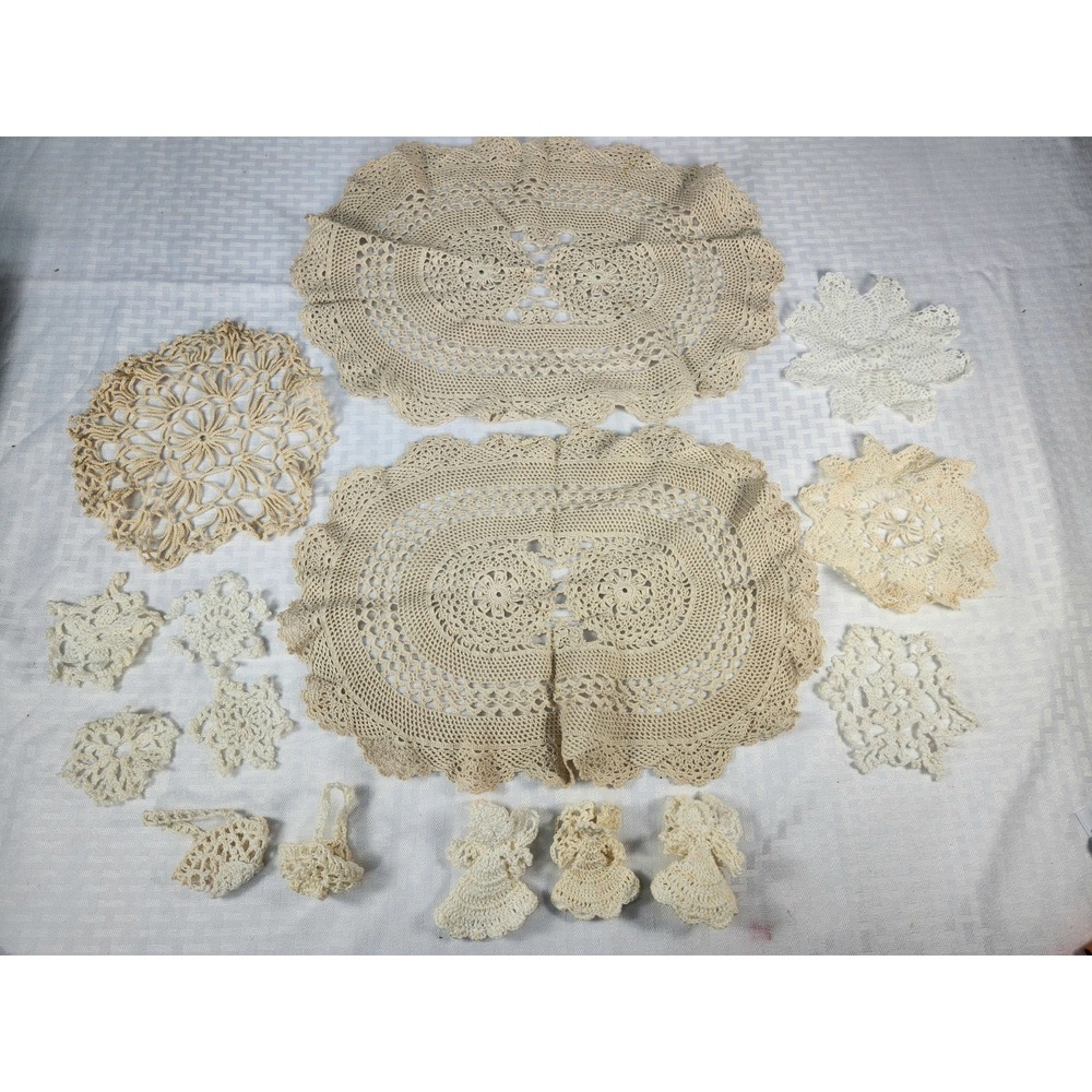 Lot Of 15 Vintage Embroidered Doilies Doily Cream Off White + Angels & Baskets